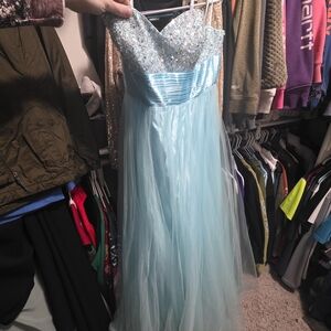 Elegant Blue Strapless Evening Gown